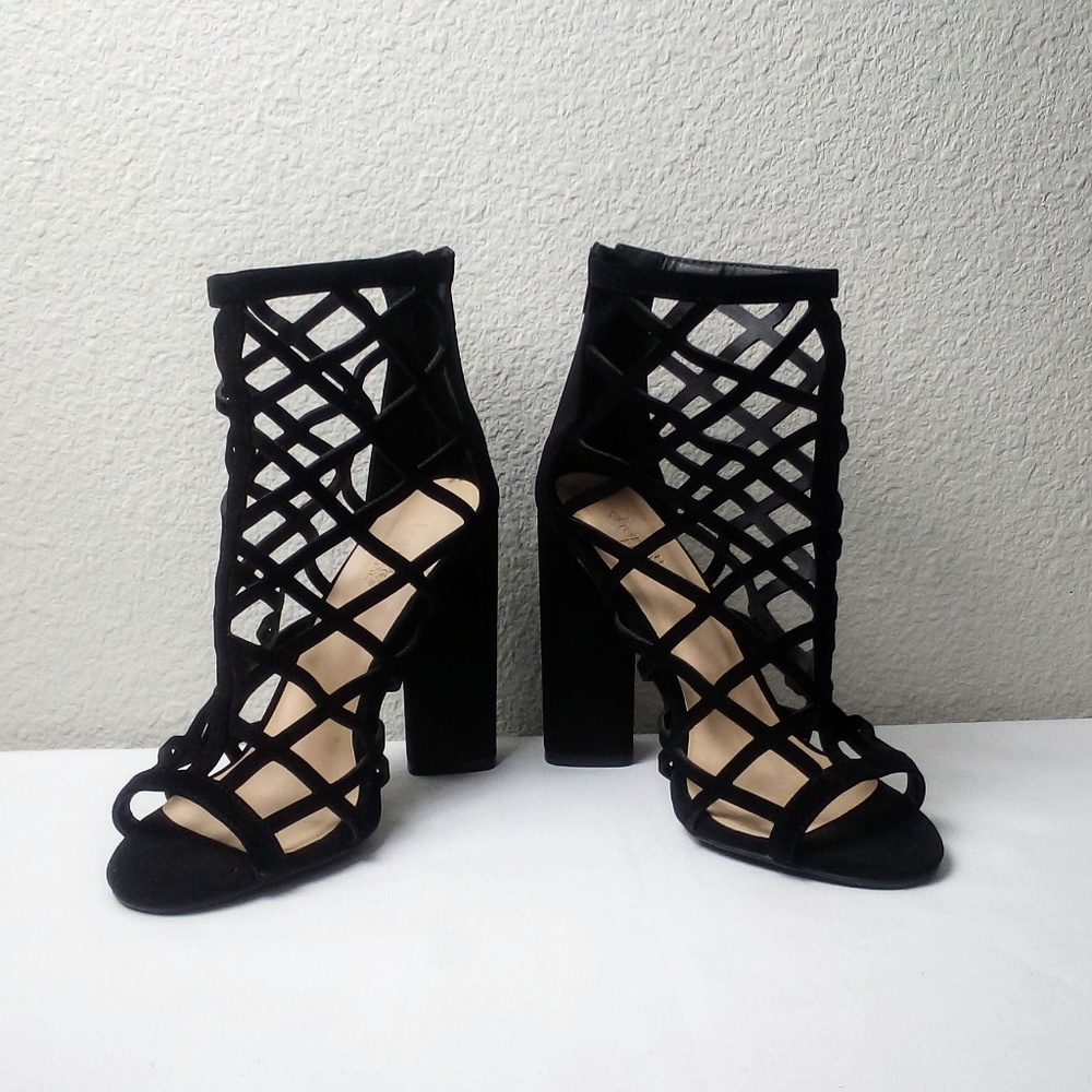 Charlotte Russe Black Pumps Size 8